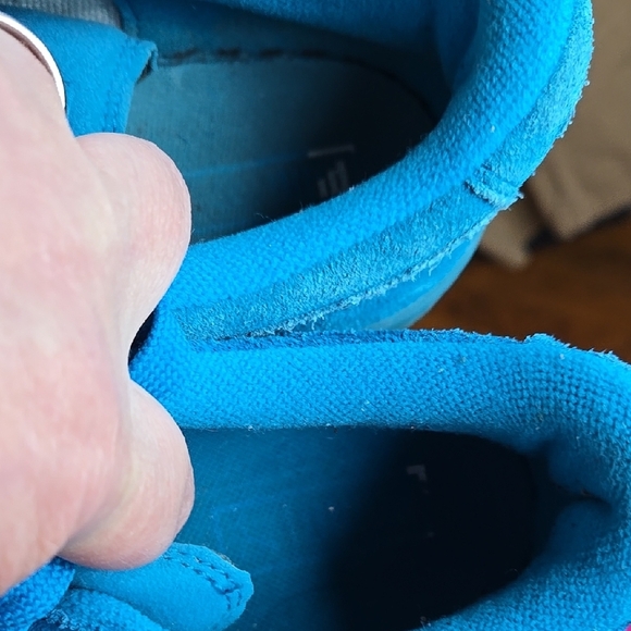 Puma Brand, Blue Kids Sneakers Youth Size 7. - Picture 12 of 12